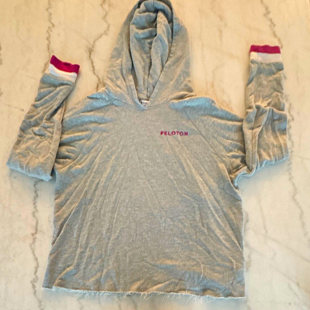 Peloton Gray Women’s L Pullover Hooded Hoodie Graphic Print Logo Long SLV 0091